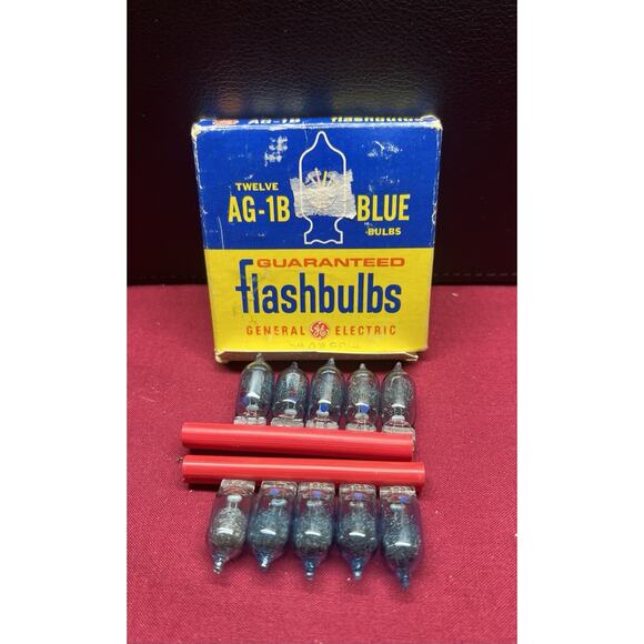 Vintage Camera Flashbulbs GE AG-1B Blue Bulbs, Box Had 12 Only‎ 10 Left - Picture 1 of 3